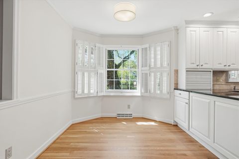 Tiny photo for 1955 Rosebery Drive, Upper Arlington, OH 43220 (MLS # 226014067)