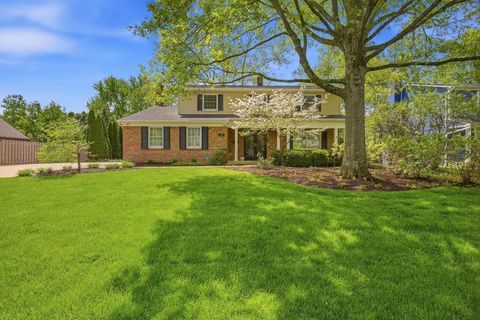 Photo of 1955 Rosebery Drive, Columbus, OH 43220 (MLS # 226014067)