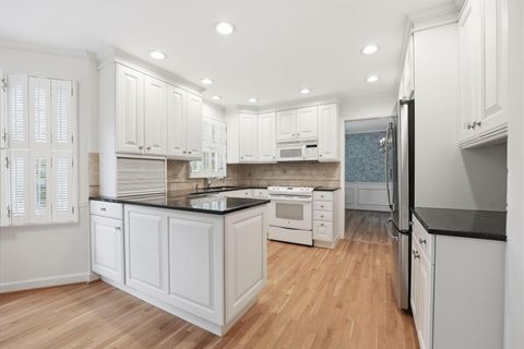 Tiny photo for 1955 Rosebery Drive, Upper Arlington, OH 43220 (MLS # 226014067)