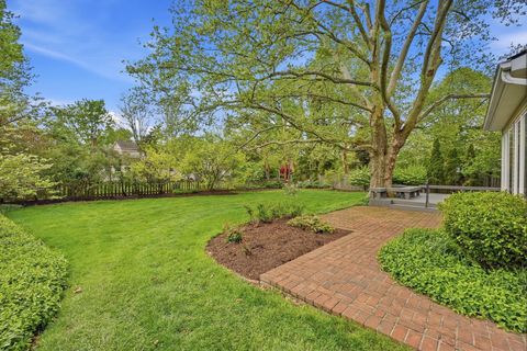 Tiny photo for 1955 Rosebery Drive, Upper Arlington, OH 43220 (MLS # 226014067)