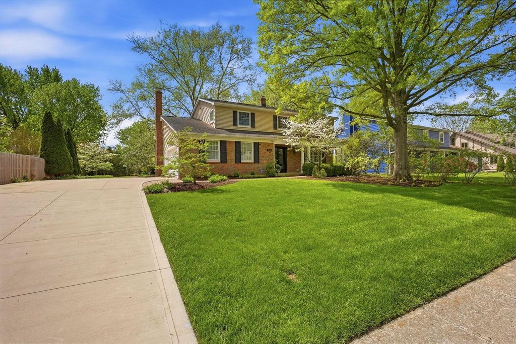 Photo of 1955 Rosebery Drive, Upper Arlington, OH 43220 (MLS # 226014067)