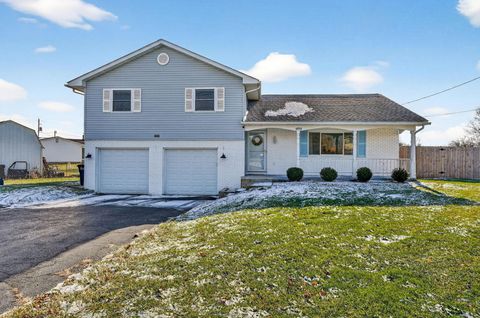 Photo of 4950 Norton Road, Grove City, OH 43123 (MLS # 226000242)