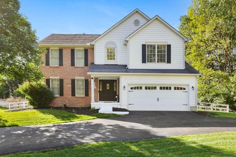 Photo of 597 Washington Street, Canal Winchester, OH 43110 (MLS # 226016957)