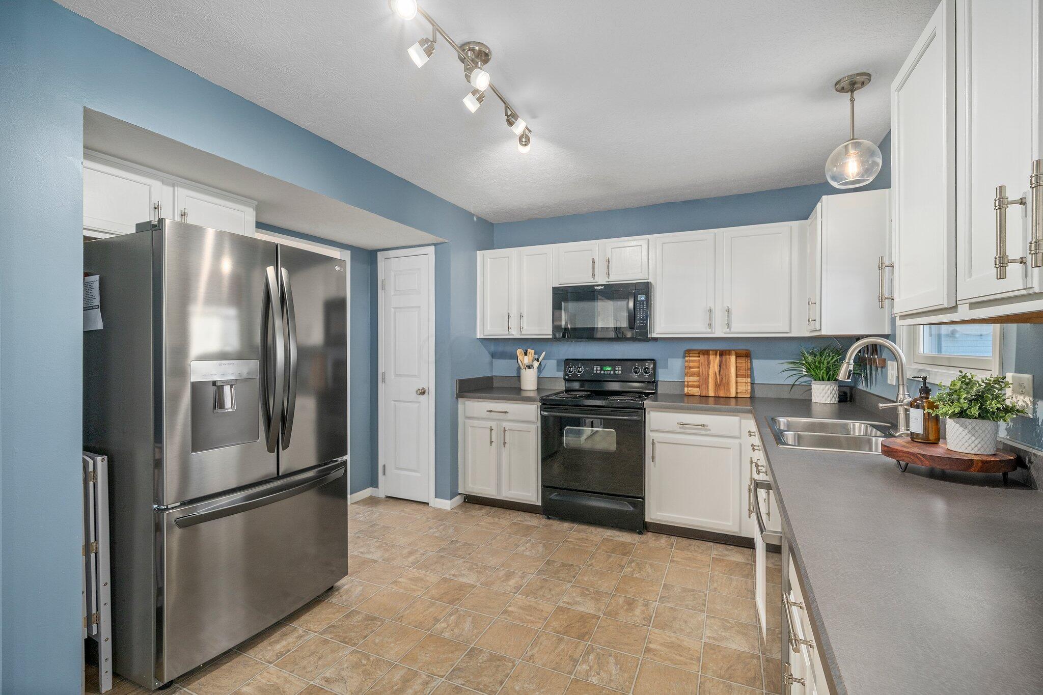 7864 Brianna Drive, Blacklick, Ohio image 17