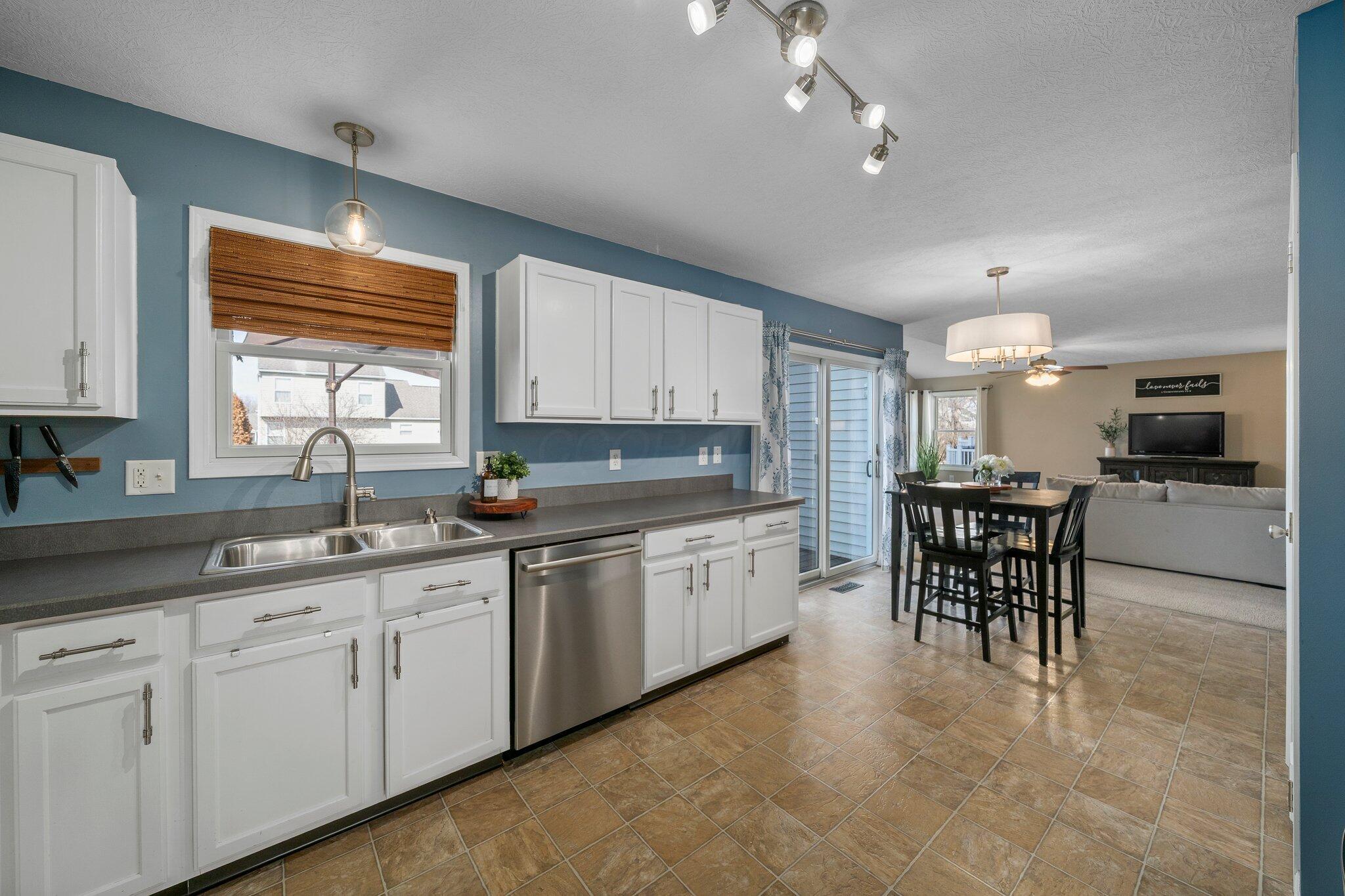 7864 Brianna Drive, Blacklick, Ohio image 13