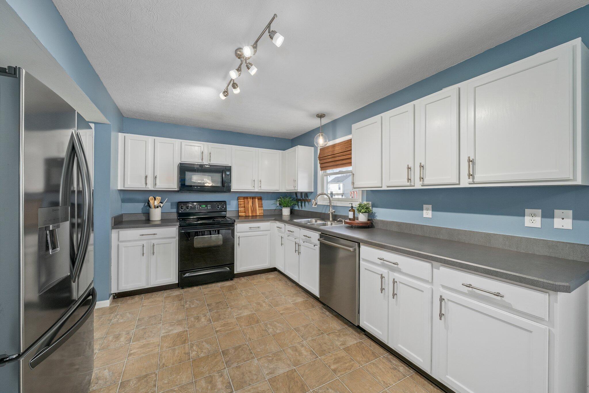 7864 Brianna Drive, Blacklick, Ohio image 16