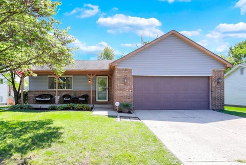 Photo of 6427 Firethorn Avenue, Reynoldsburg, OH 43068 (MLS # 226034186)