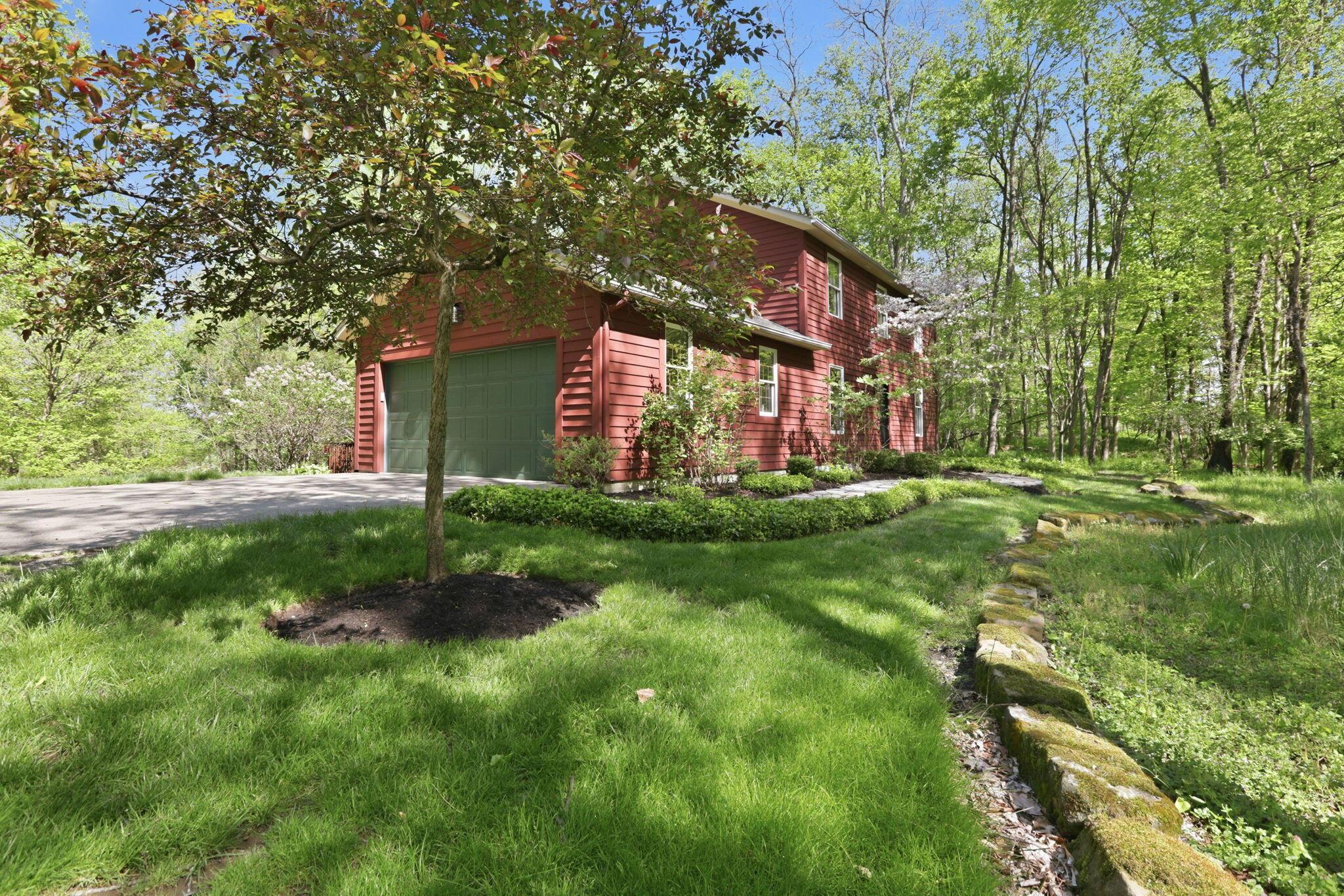 33 Bending Oak Drive