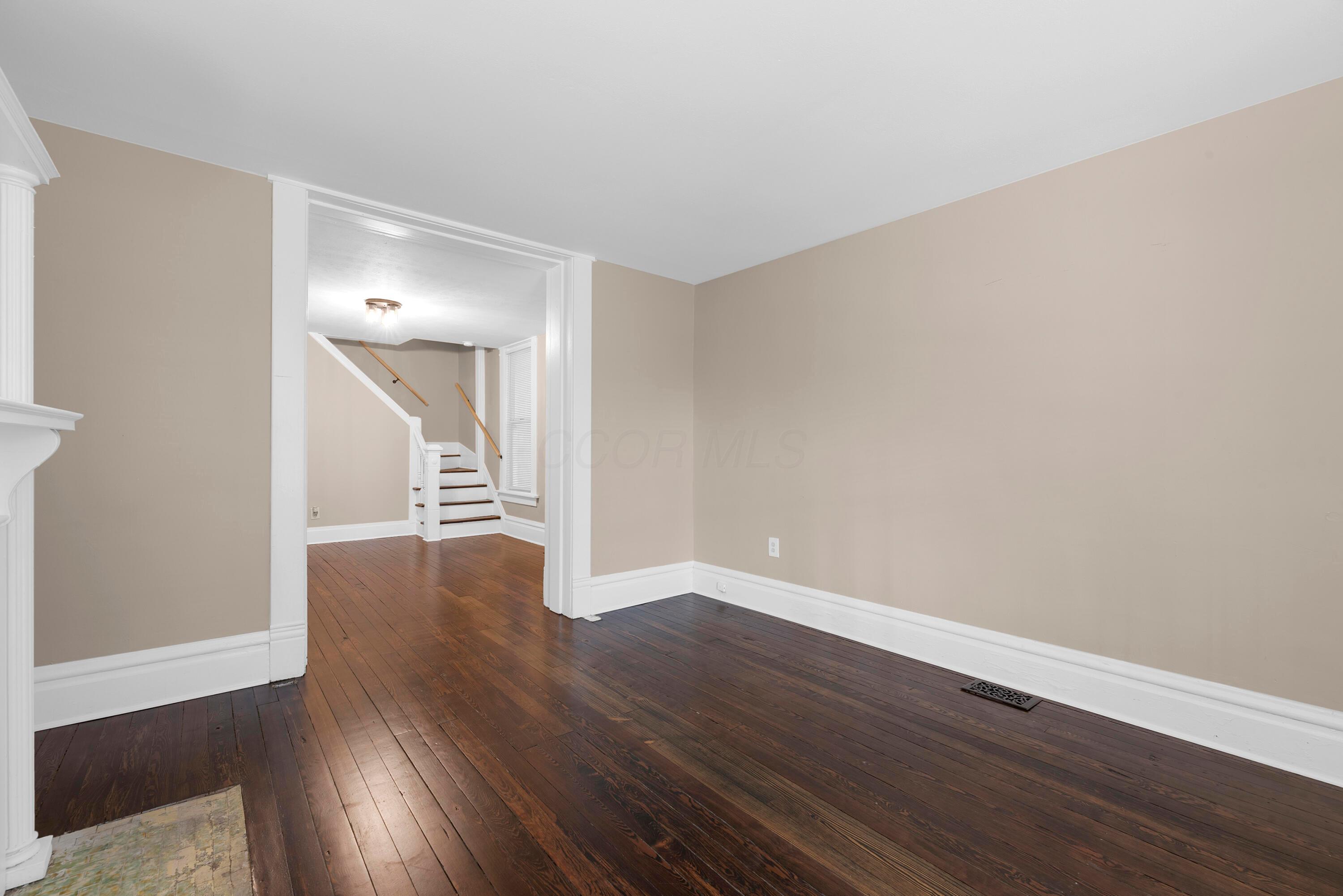 113-115 W Park Avenue