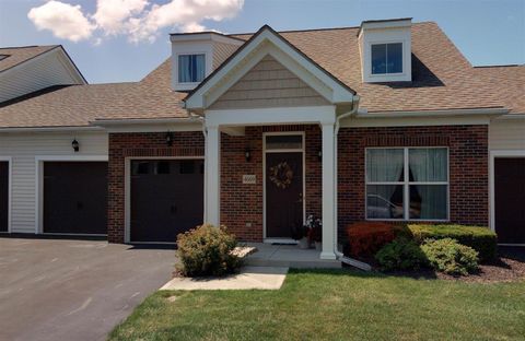Photo of 4669 Community Way 35, Hilliard, OH 43026 (MLS # 226005751)