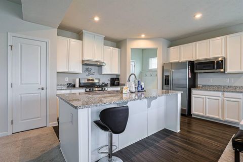 Tiny photo for 320 Chevington Chase, Tipp City, OH 45371 (MLS # 226008176)