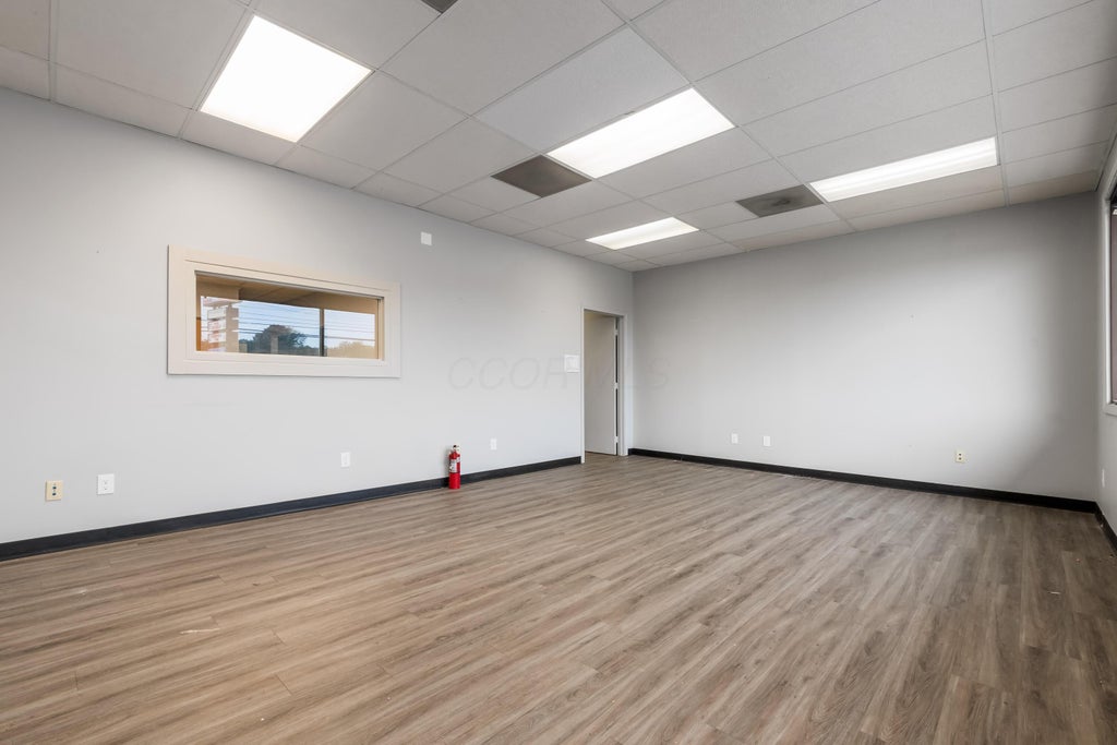 Photo of 2927-2929 Maysville Pike, Zanesville, OH 43701 (MLS # 226037393)