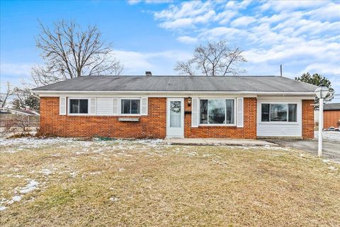 Photo of 4977 Linkous Court, Hilliard, OH 43026 (MLS # 226005293)