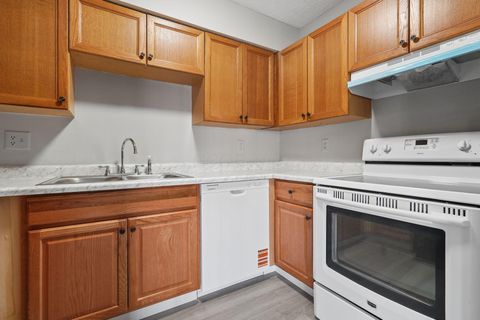 Tiny photo for 3941 Karl Road 218 #218, Columbus, OH 43224 (MLS # 226026039)