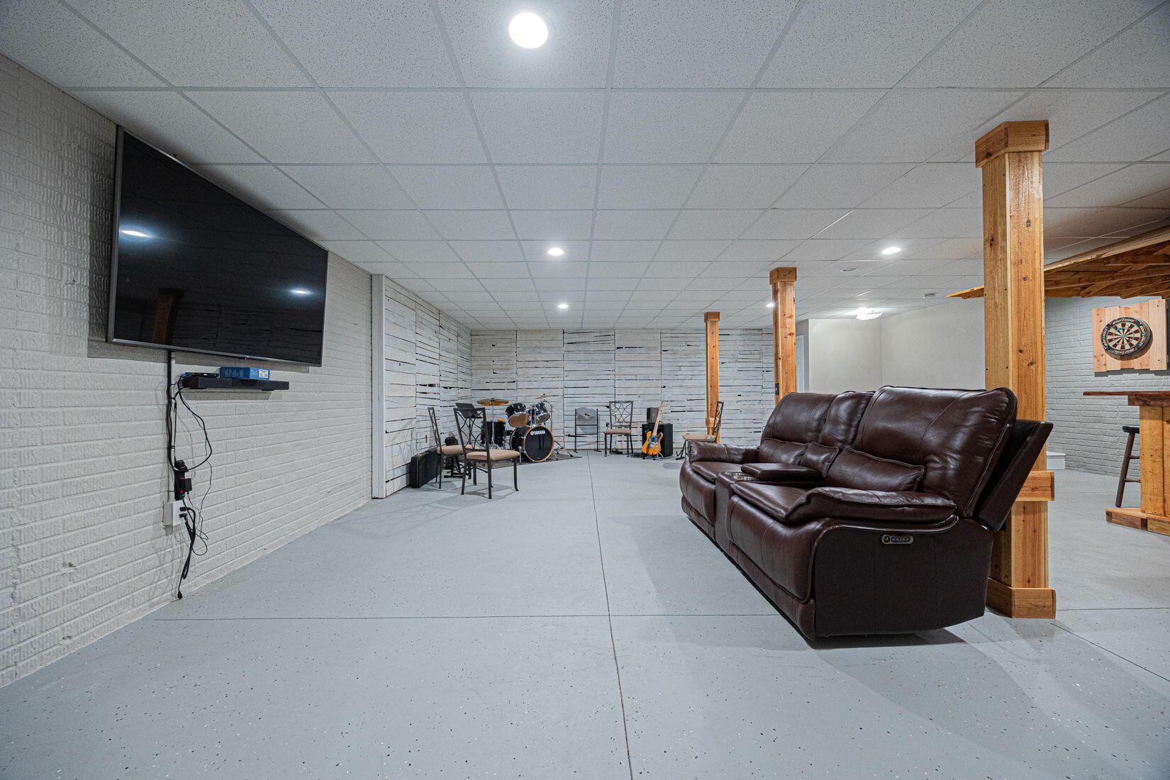 7246 W Jefferson Kiousville Road, London, Ohio image 32