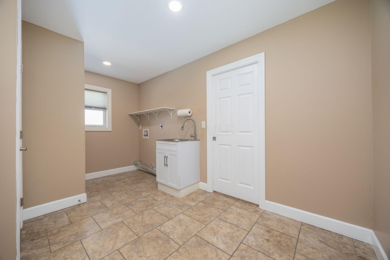 7246 W Jefferson Kiousville Road, London, Ohio image 11