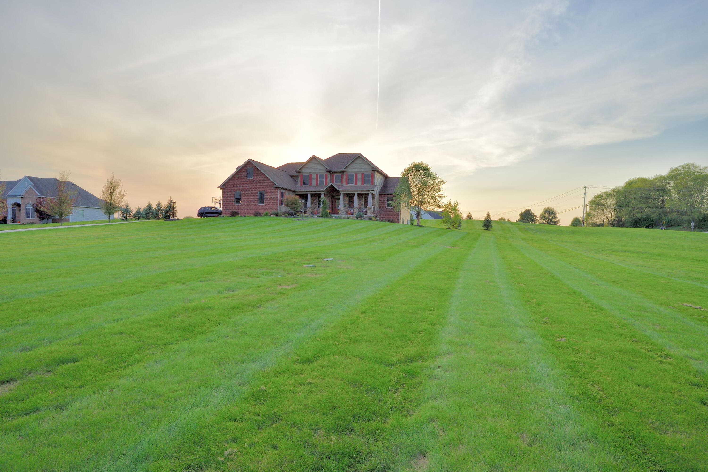 1337 Snoke Hill Road, Lancaster, Ohio image 1