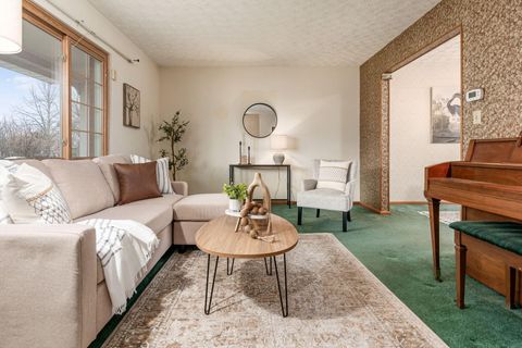 Tiny photo for 5674 Lindenwood Road, Columbus, OH 43229 (MLS # 225045504)