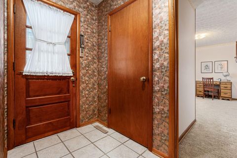 Tiny photo for 5674 Lindenwood Road, Columbus, OH 43229 (MLS # 225045504)