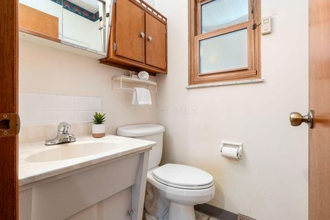 Tiny photo for 5674 Lindenwood Road, Columbus, OH 43229 (MLS # 225045504)