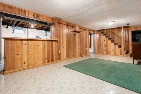 Tiny photo for 5674 Lindenwood Road, Columbus, OH 43229 (MLS # 225045504)