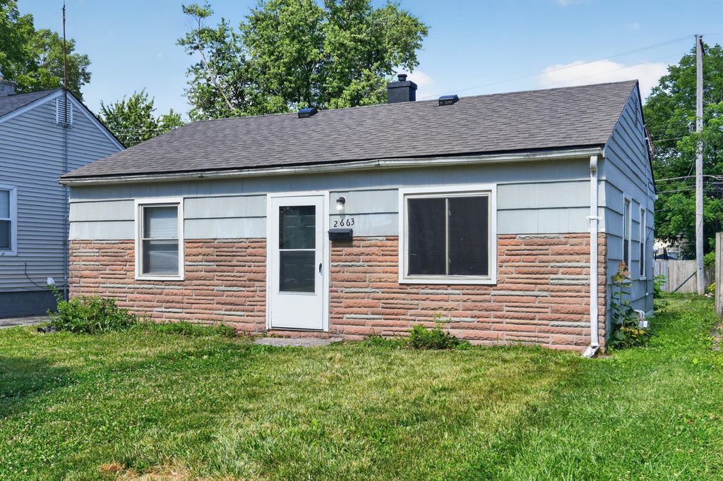 Photo of 2663 Azelda Street, Columbus, OH 43211 (MLS # 226023016)