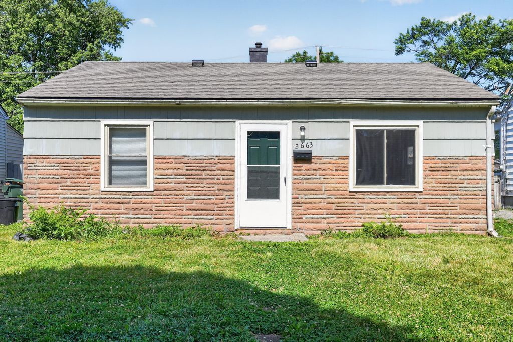 Photo of 2663 Azelda Street, Columbus, OH 43211 (MLS # 226023016)