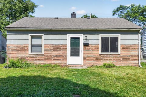 Photo of 2663 Azelda Street, Columbus, OH 43211 (MLS # 226023016)