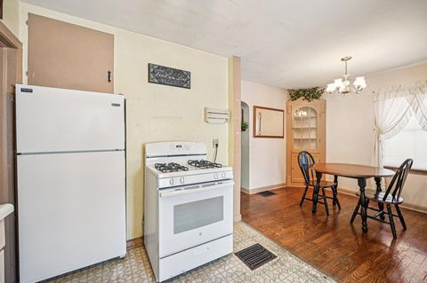 Tiny photo for 229 Greenfield Avenue, Newark, OH 43055 (MLS # 225045075)