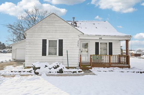 Photo of 229 Greenfield Avenue, Newark, OH 43055 (MLS # 225045075)