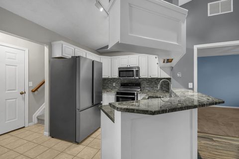 Tiny photo for 143 Pioneer Circle, Pickerington, OH 43147 (MLS # 225046163)