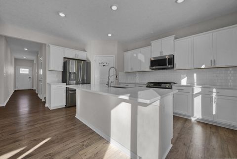 Tiny photo for 5828 Wynnewood Drive, Grove City, OH 43123 (MLS # 226000184)