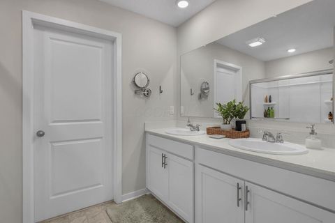 Tiny photo for 5828 Wynnewood Drive, Grove City, OH 43123 (MLS # 226000184)