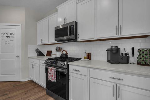 Tiny photo for 5828 Wynnewood Drive, Grove City, OH 43123 (MLS # 226000184)