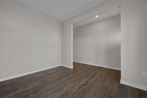 Tiny photo for 5828 Wynnewood Drive, Grove City, OH 43123 (MLS # 226000184)