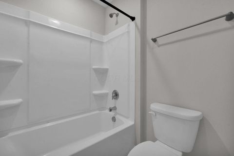 Tiny photo for 5828 Wynnewood Drive, Grove City, OH 43123 (MLS # 226000184)