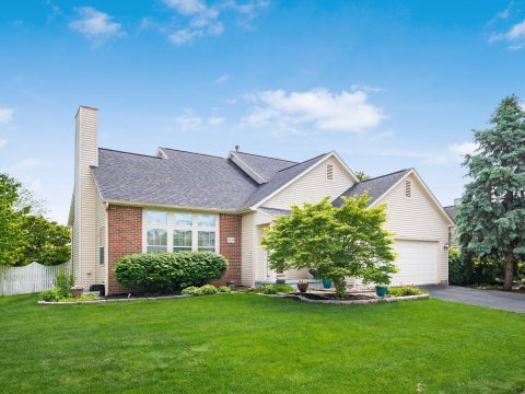 Homes For Sale - 1004 Featherstone Court<br/> Galloway, OH 43119