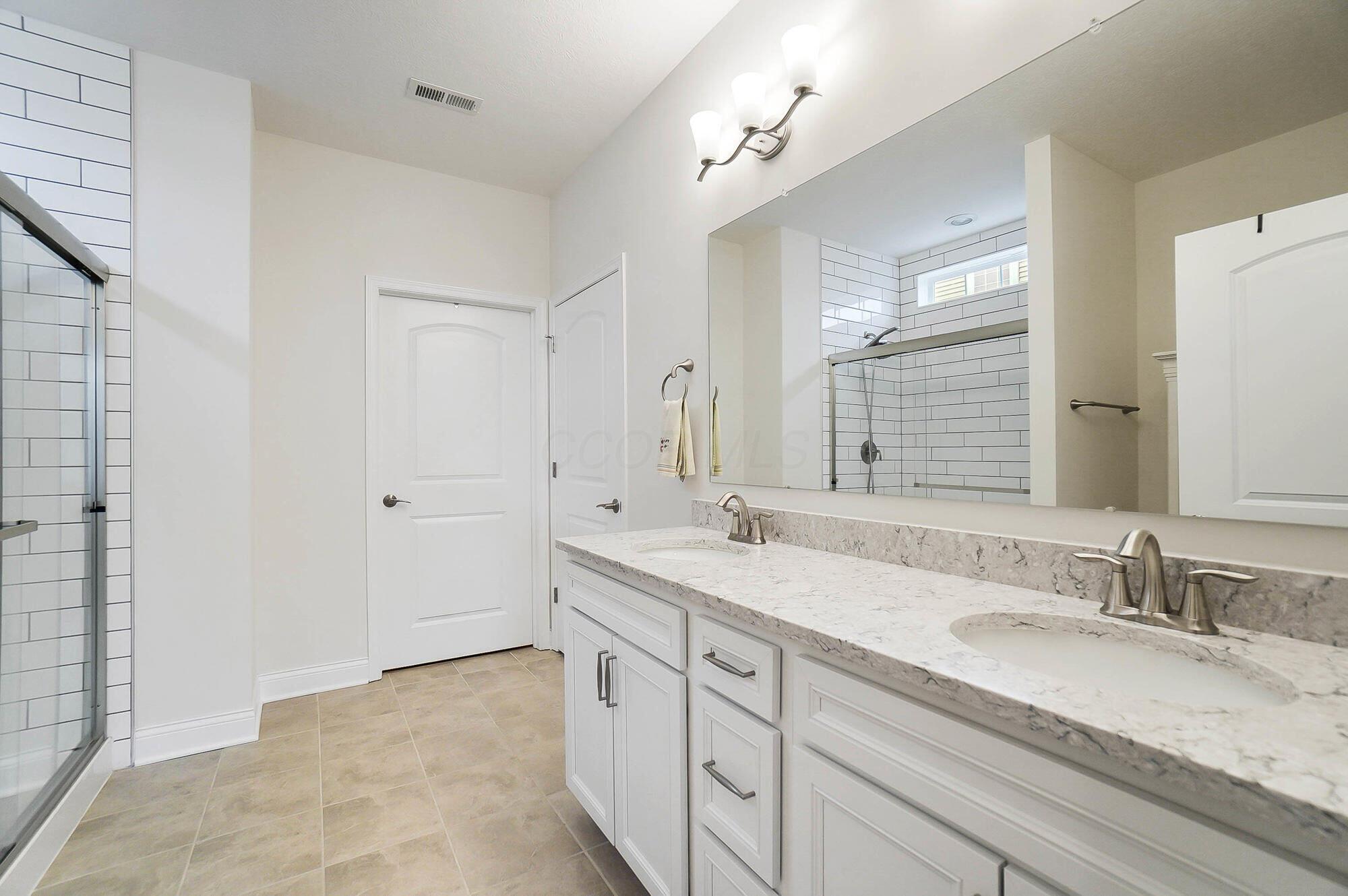 3767 Park Street, Grove City, Ohio image 25