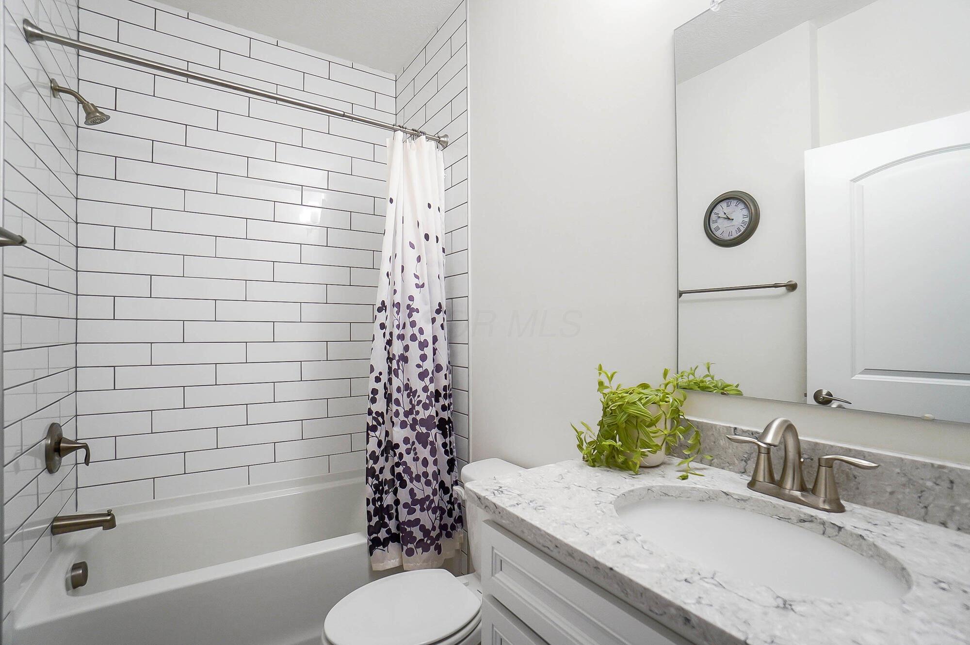 3767 Park Street, Grove City, Ohio image 30