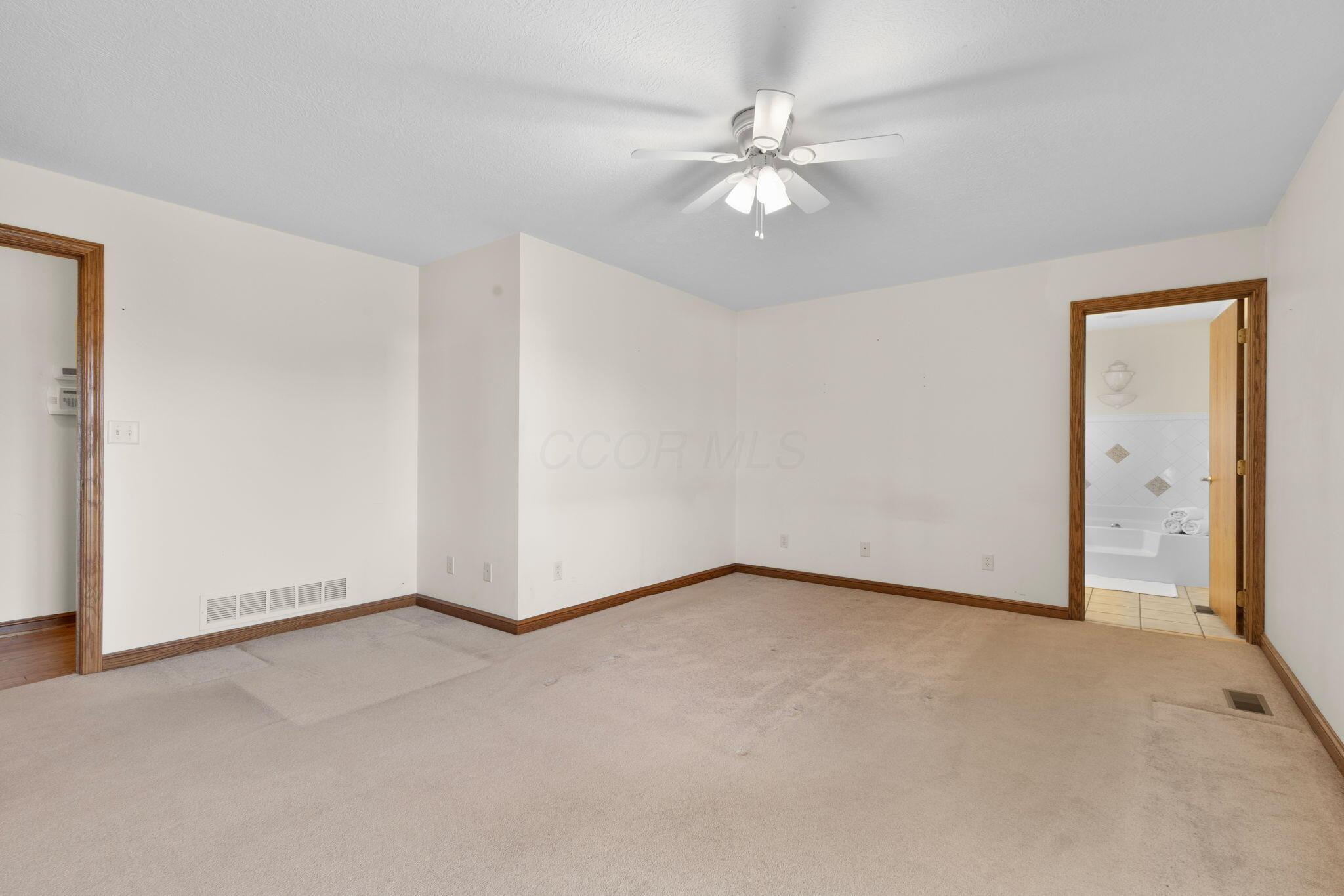 4045 Apple Valley Drive, Howard, Ohio image 25