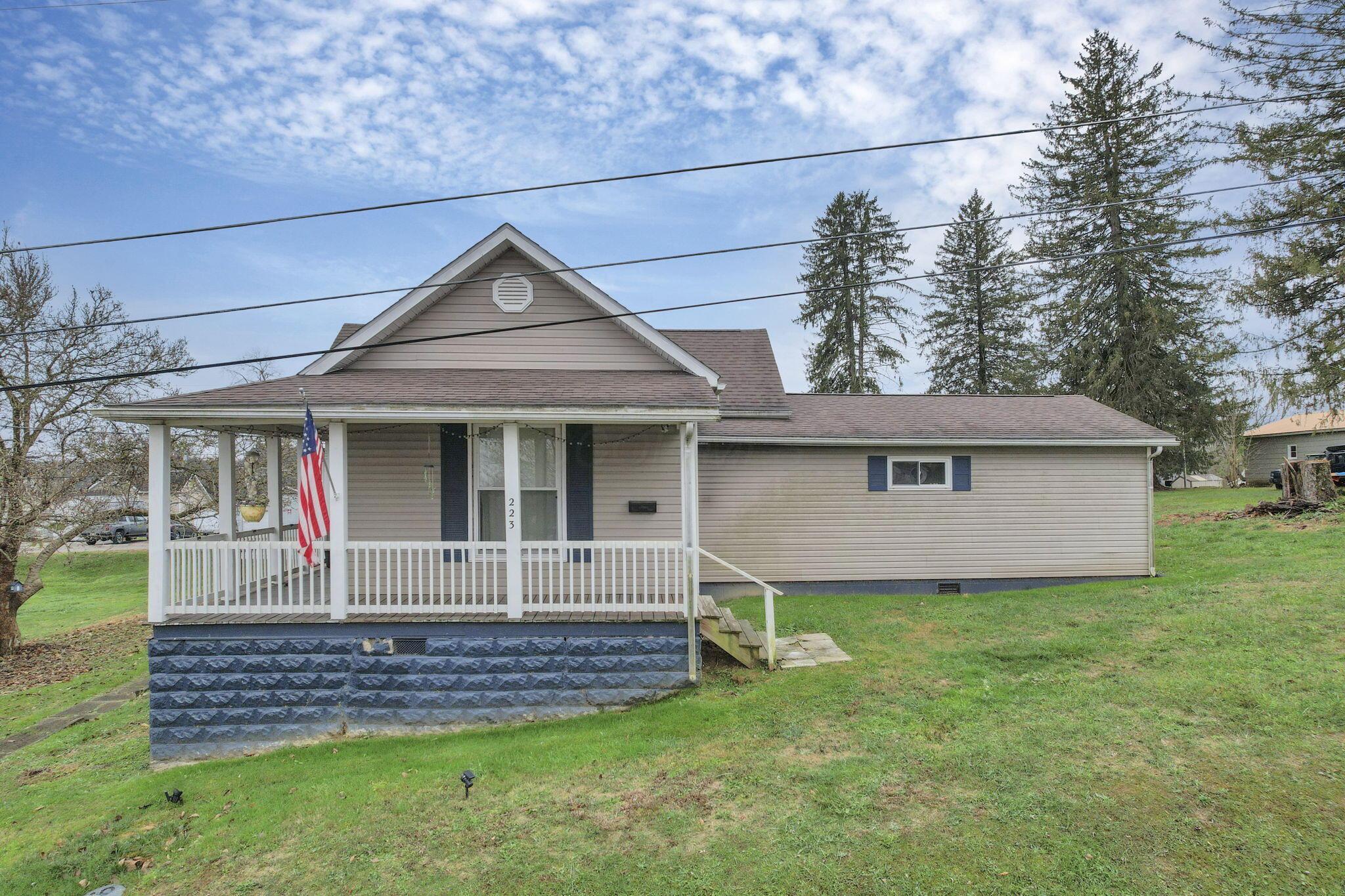 223 Walnut Street, Roseville, Ohio image 1