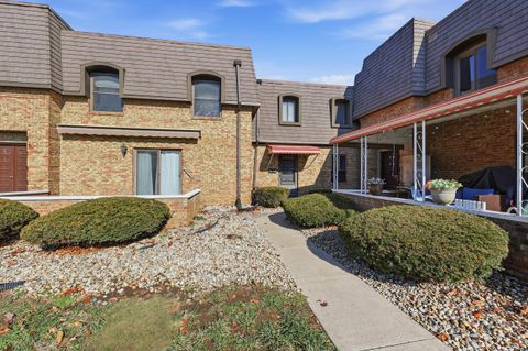 Photo of 625 Country Club Drive B6 #B6, Newark, OH 43055 (MLS # 225043000)