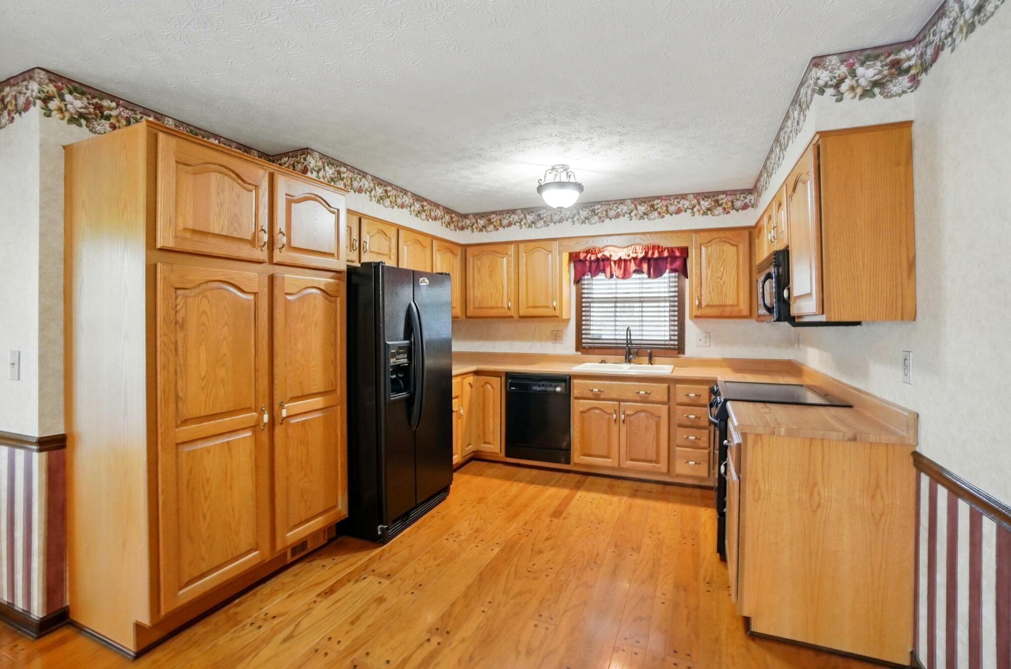 4200 Unroe Avenue, Grove City, Ohio image 13
