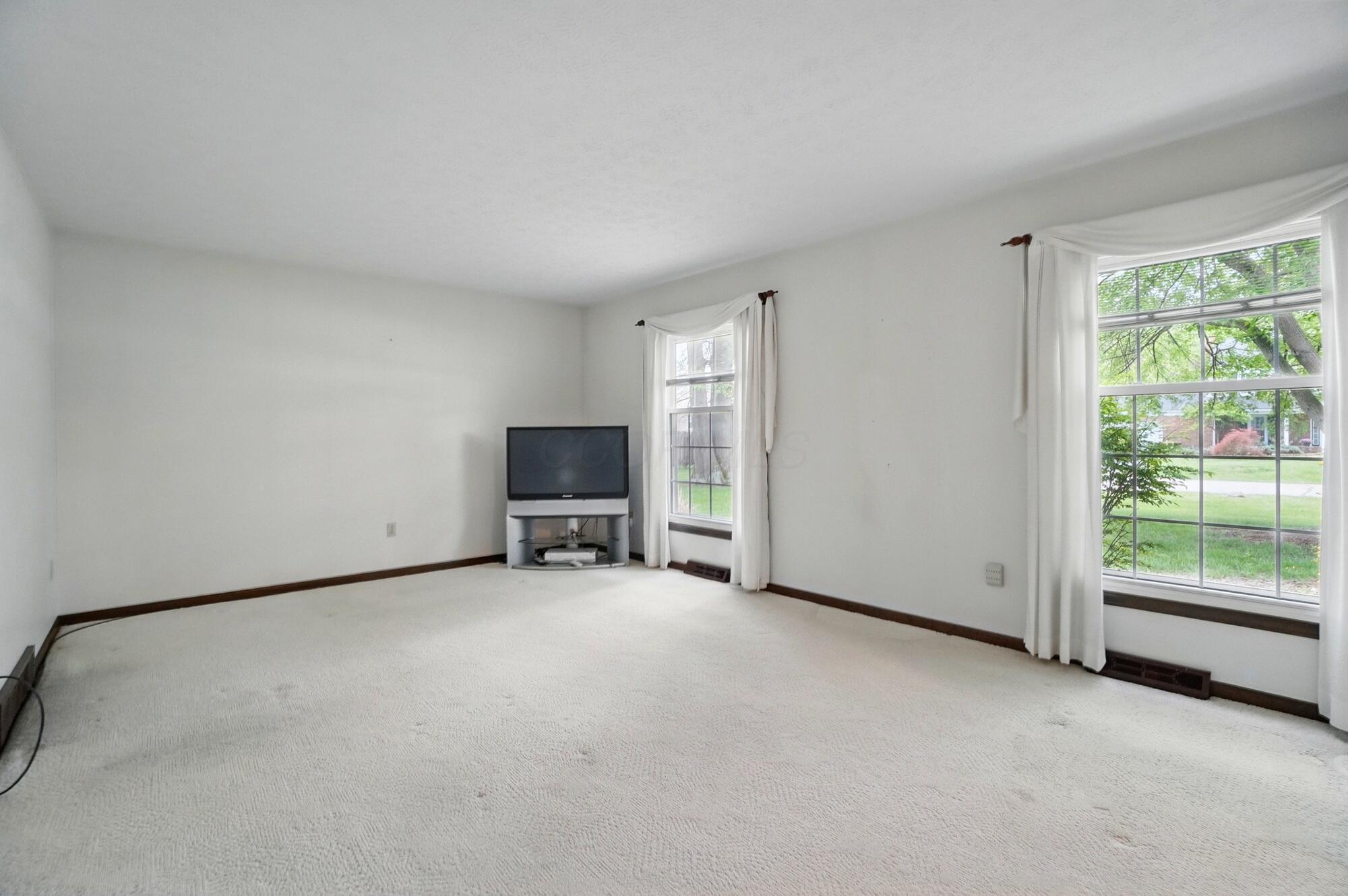 4200 Unroe Avenue, Grove City, Ohio image 7