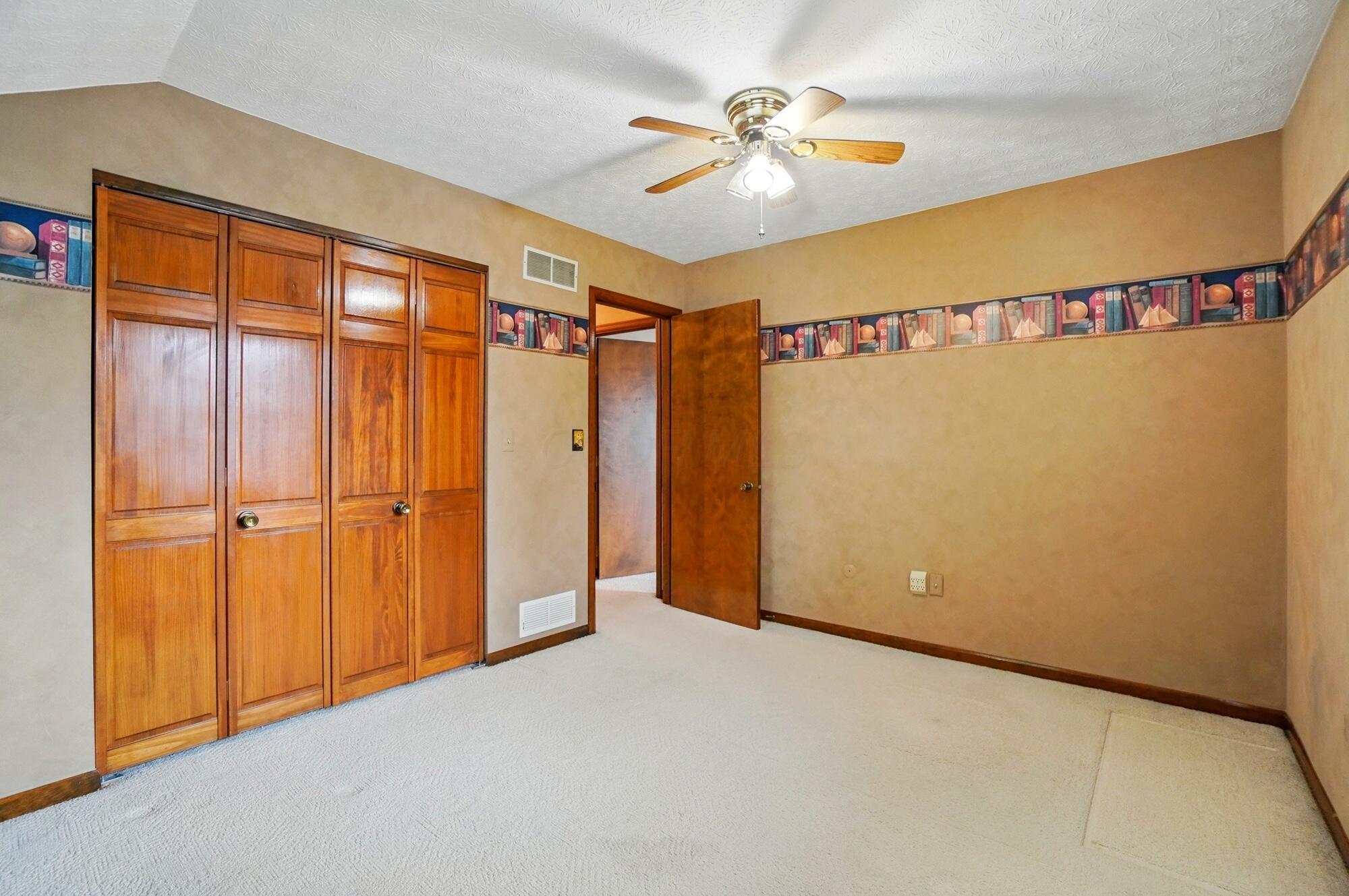 4200 Unroe Avenue, Grove City, Ohio image 35