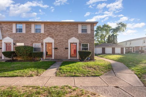 Tiny photo for 1752 Pine Tree Street S H #H, Columbus, OH 43229 (MLS # 225041039)