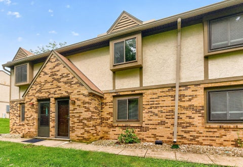 3203 Summerdale Lane #60,  OH 43221