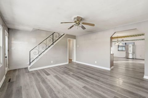 Tiny photo for 2943 Carol Avenue, Grove City, OH 43123 (MLS # 225044969)