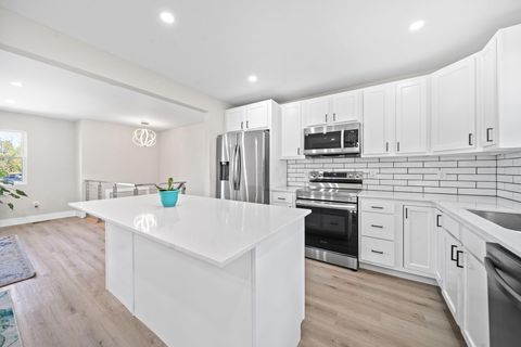 Photo of 299 Lombard Road, Columbus, OH 43228 (MLS # 226006086)