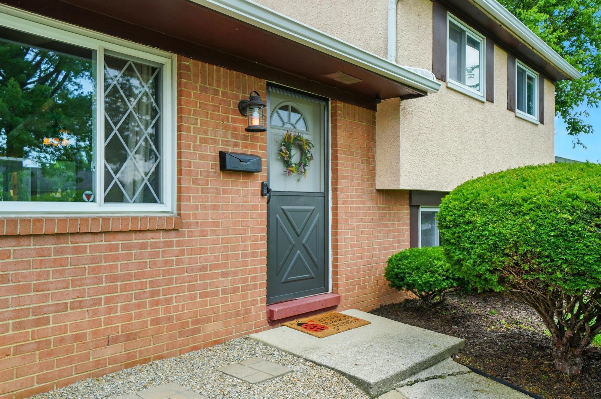 4860 Downing Drive, Columbus, Ohio image 2
